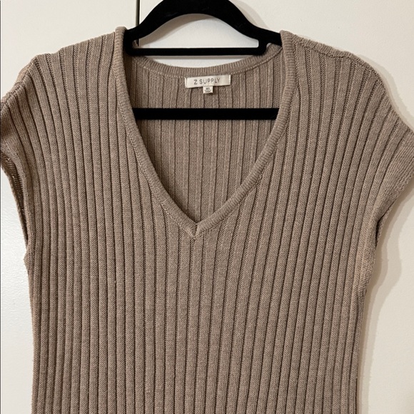 Elegant Tan Ribbed Knit Dress - Picture 3 of 6